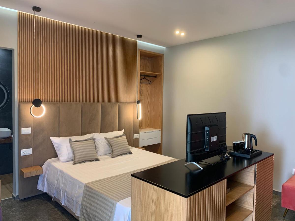Luna Mare Seaside Suites Borsh Esterno foto