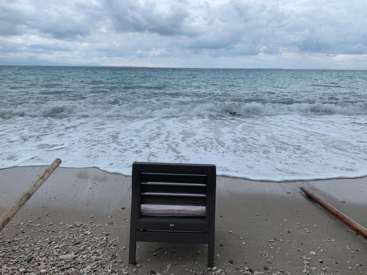 Luna Mare Seaside Suites Borsh Esterno foto
