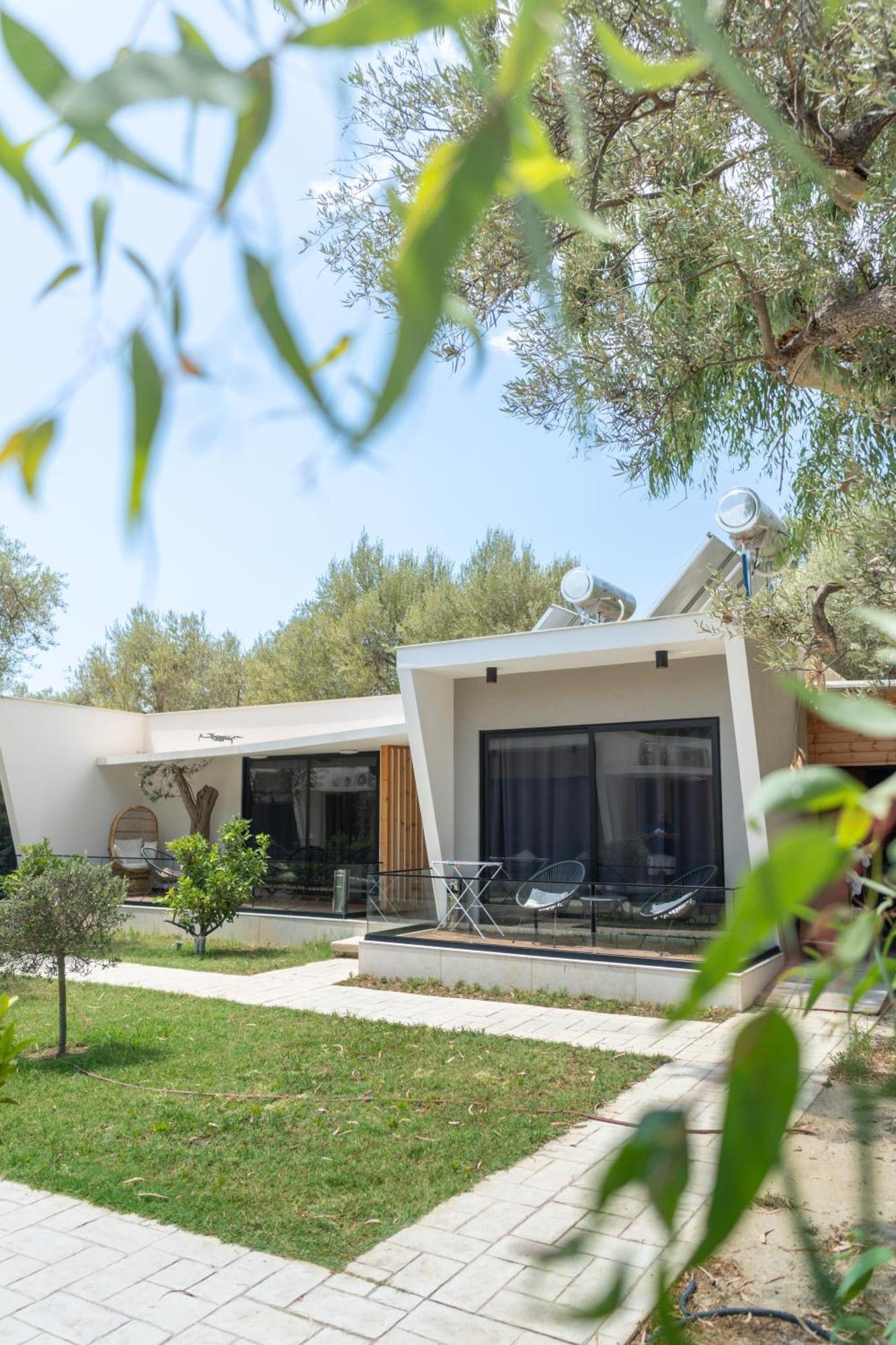 Luna Mare Seaside Suites Borsh Esterno foto