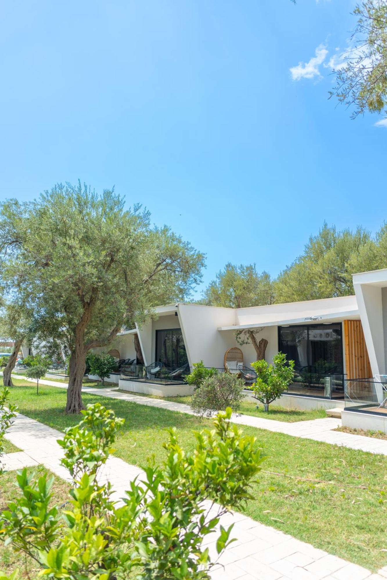 Luna Mare Seaside Suites Borsh Esterno foto