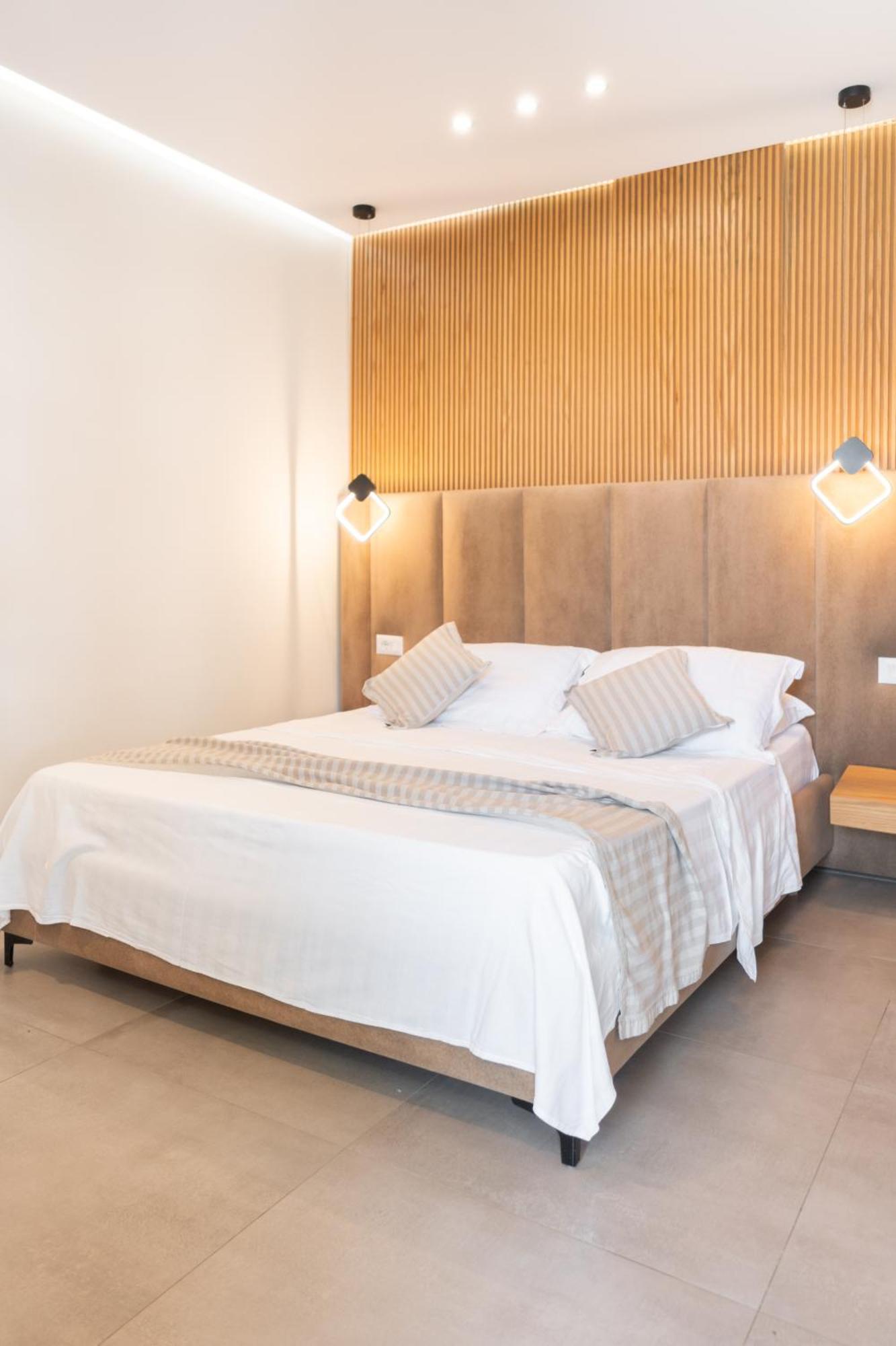 Luna Mare Seaside Suites Borsh Esterno foto