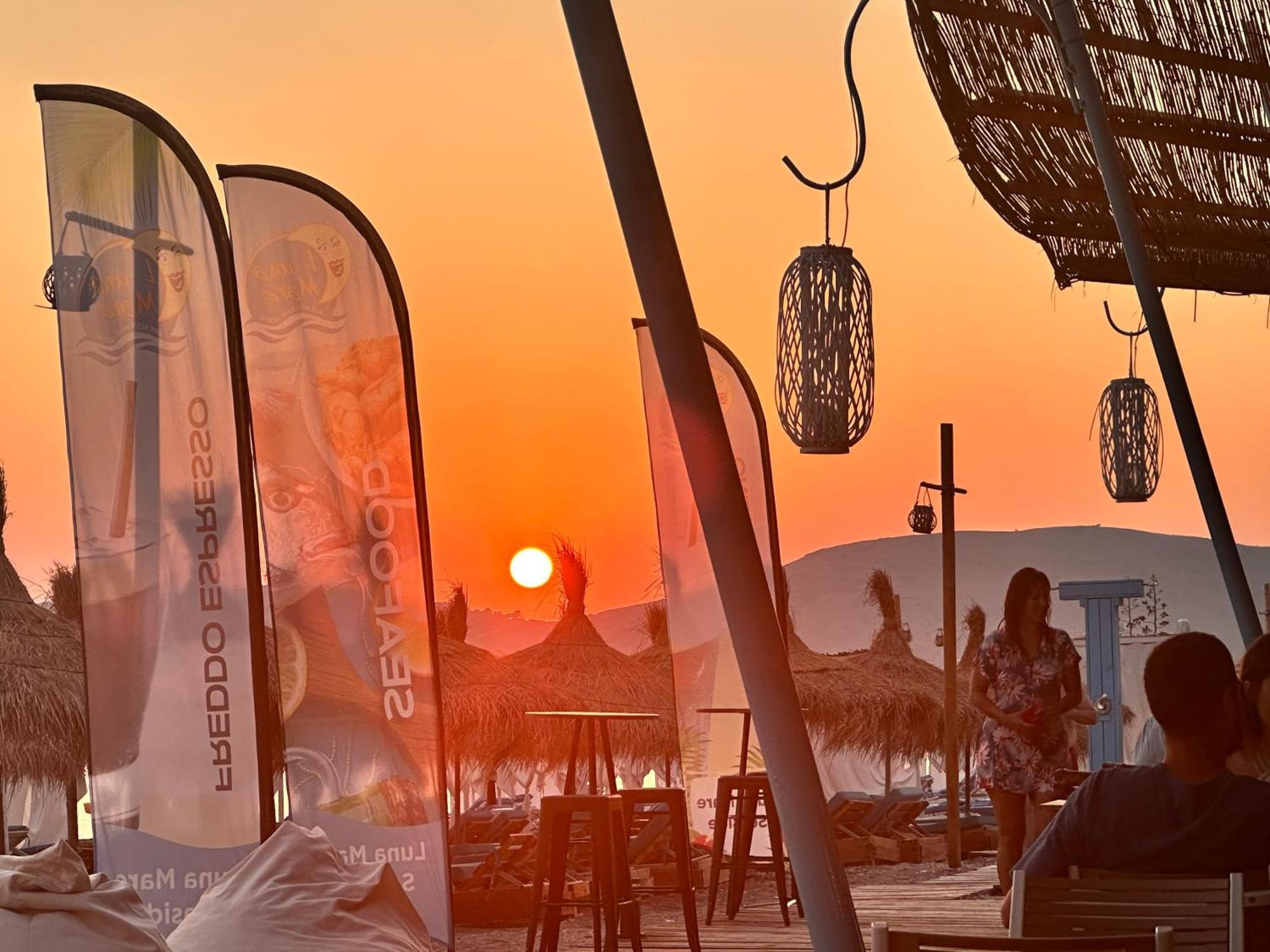Luna Mare Seaside Suites Borsh Esterno foto