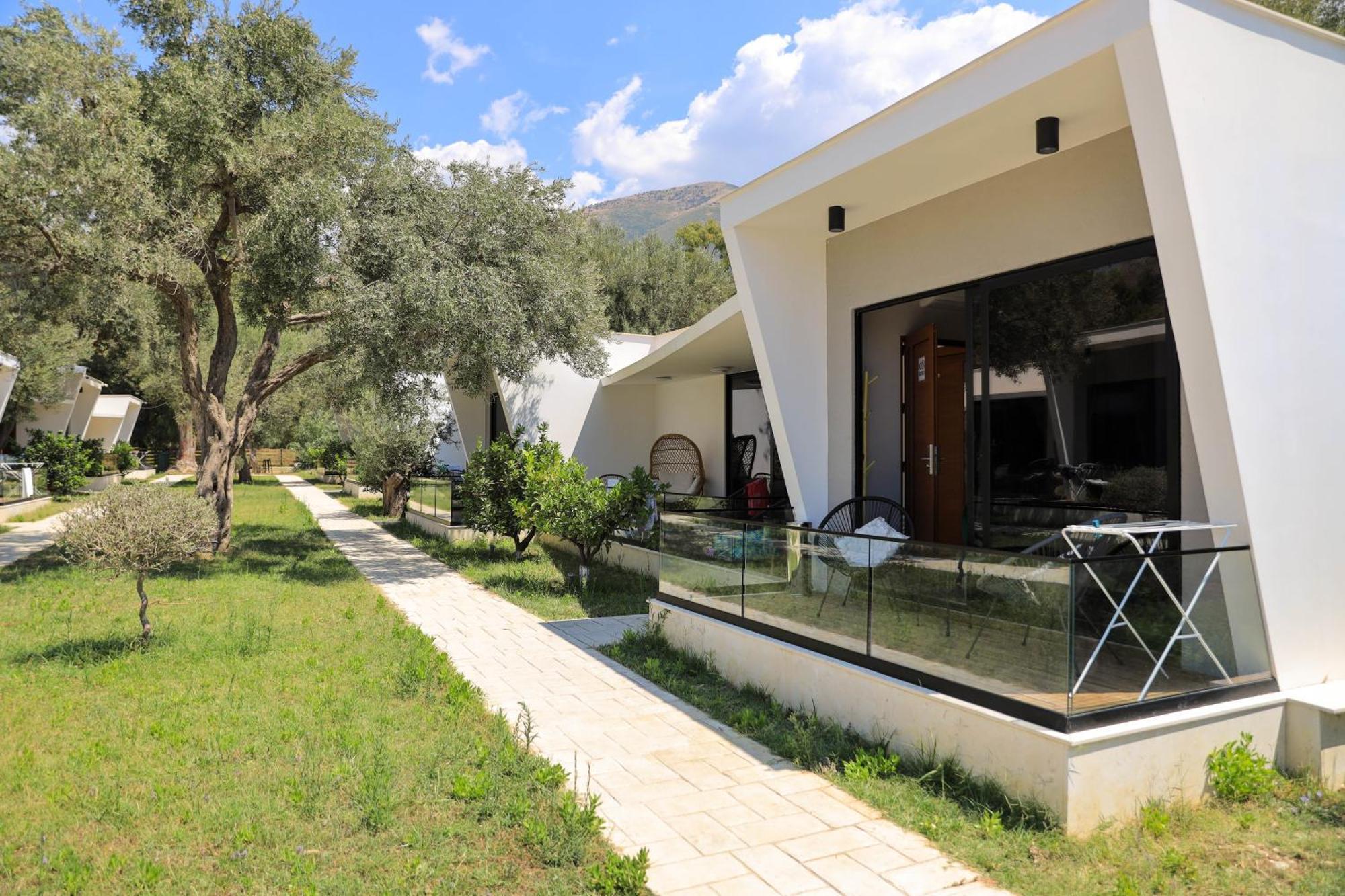 Luna Mare Seaside Suites Borsh Esterno foto