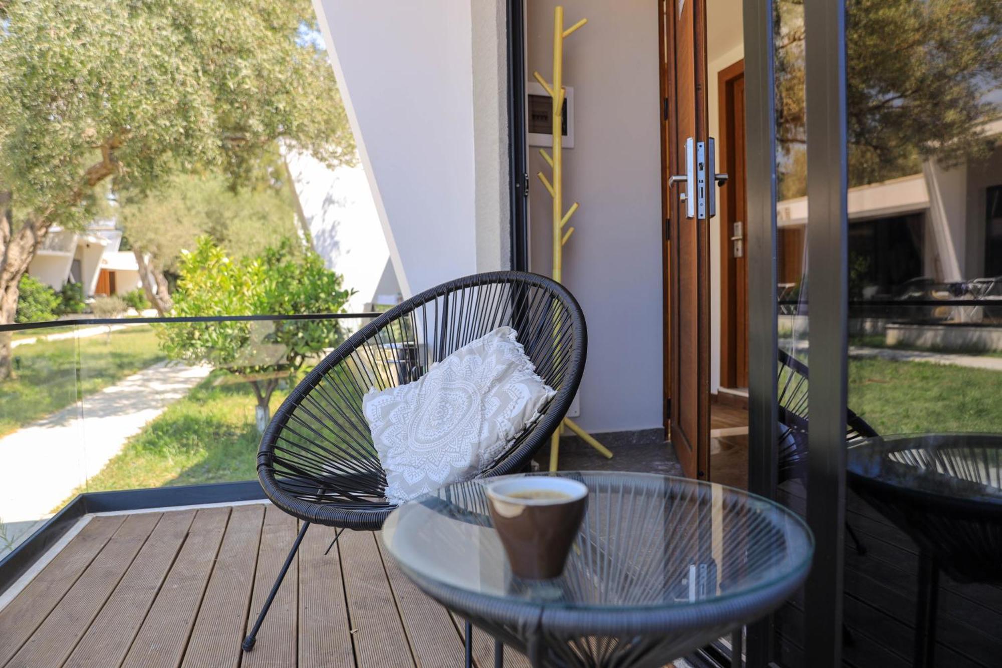 Luna Mare Seaside Suites Borsh Esterno foto