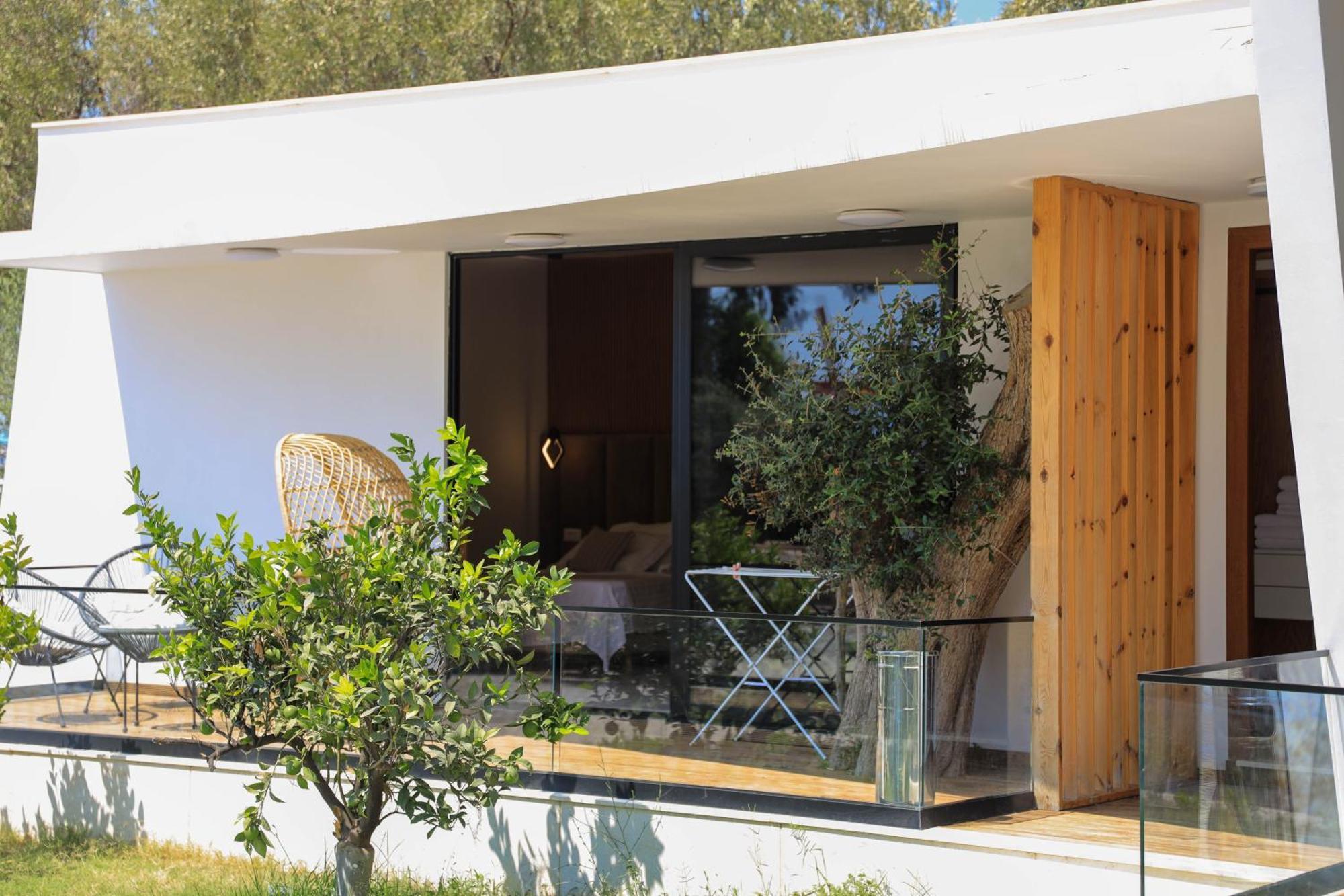 Luna Mare Seaside Suites Borsh Esterno foto
