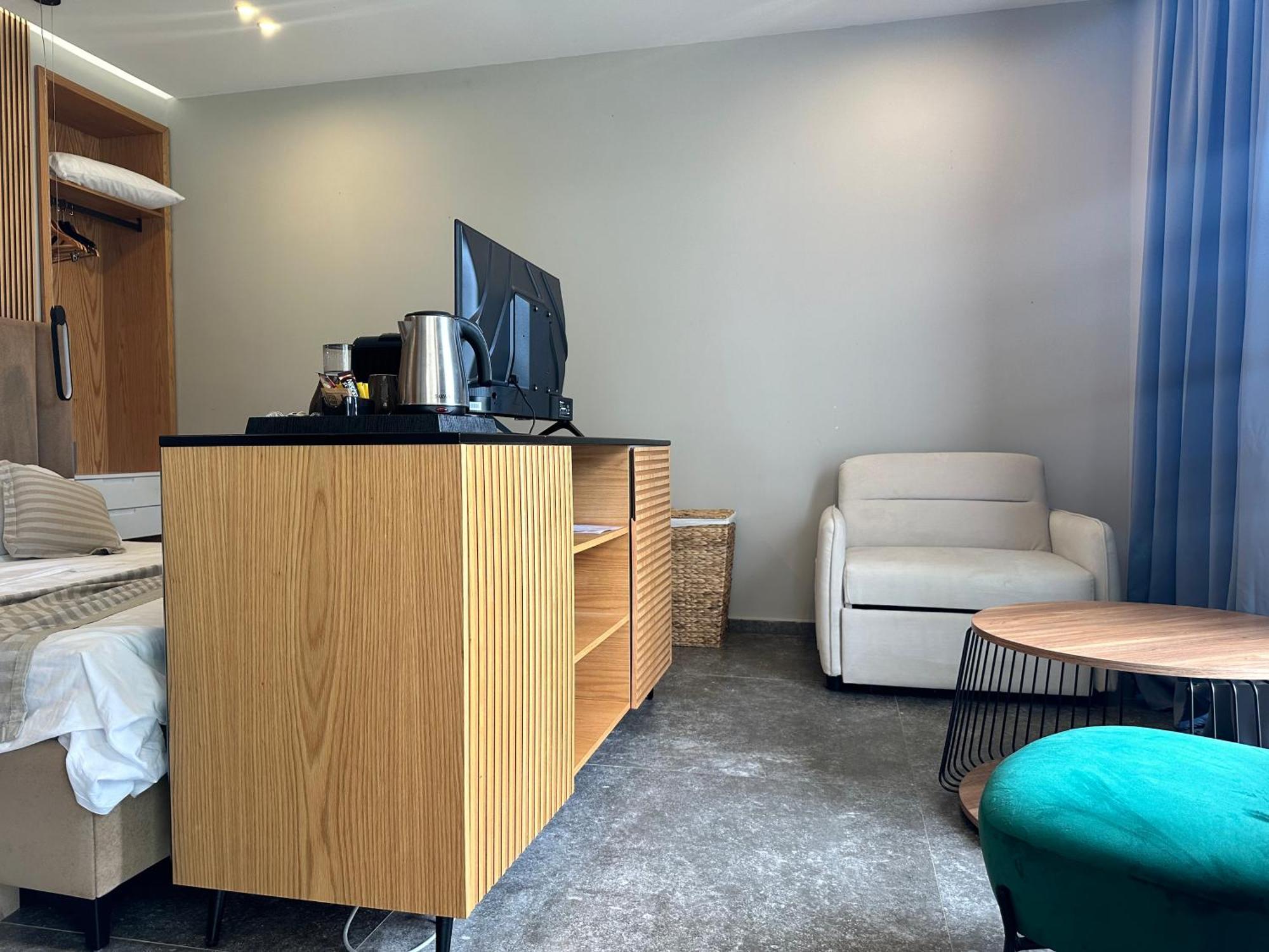 Luna Mare Seaside Suites Borsh Esterno foto