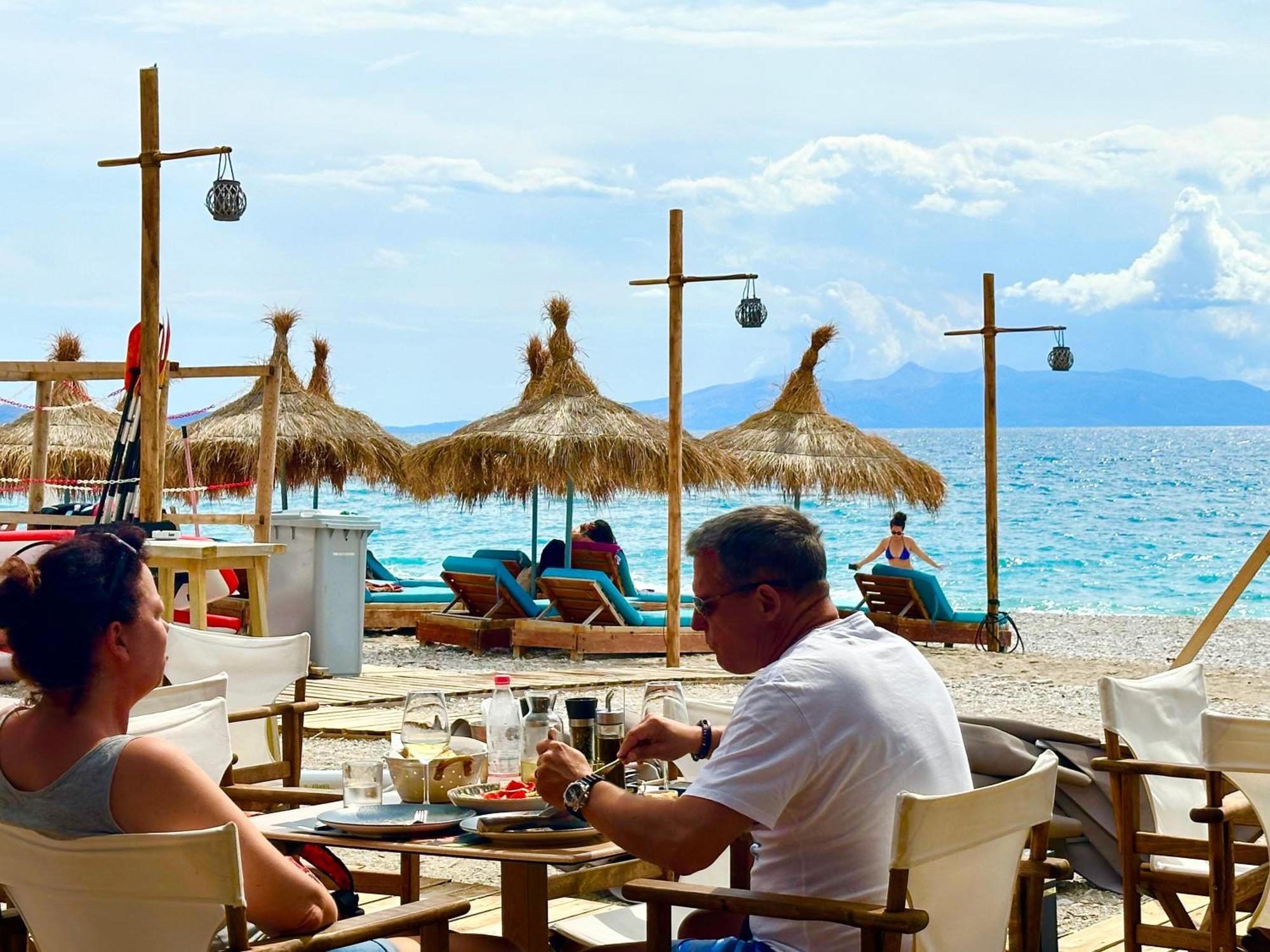 Luna Mare Seaside Suites Borsh Esterno foto
