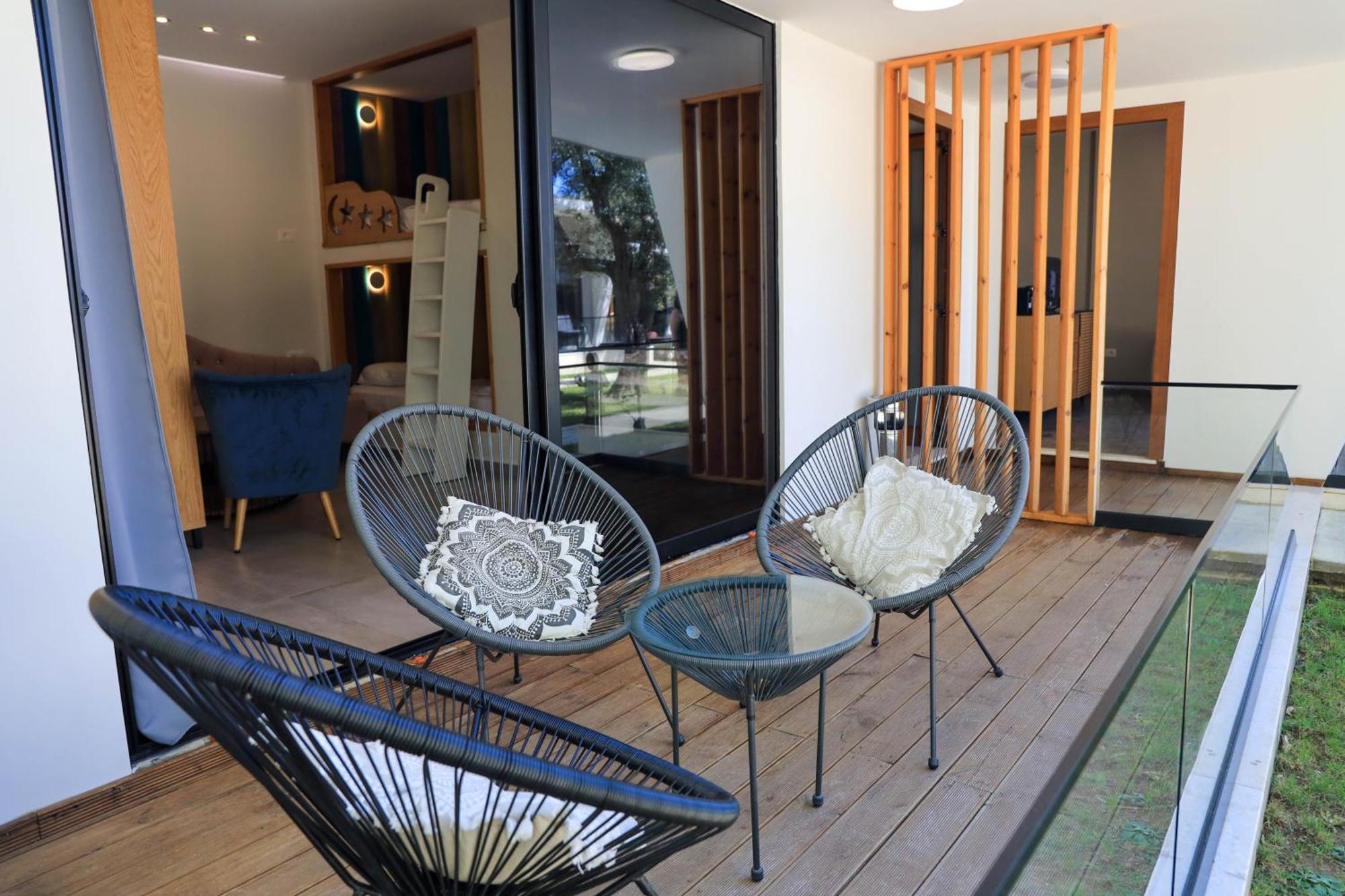Luna Mare Seaside Suites Borsh Esterno foto