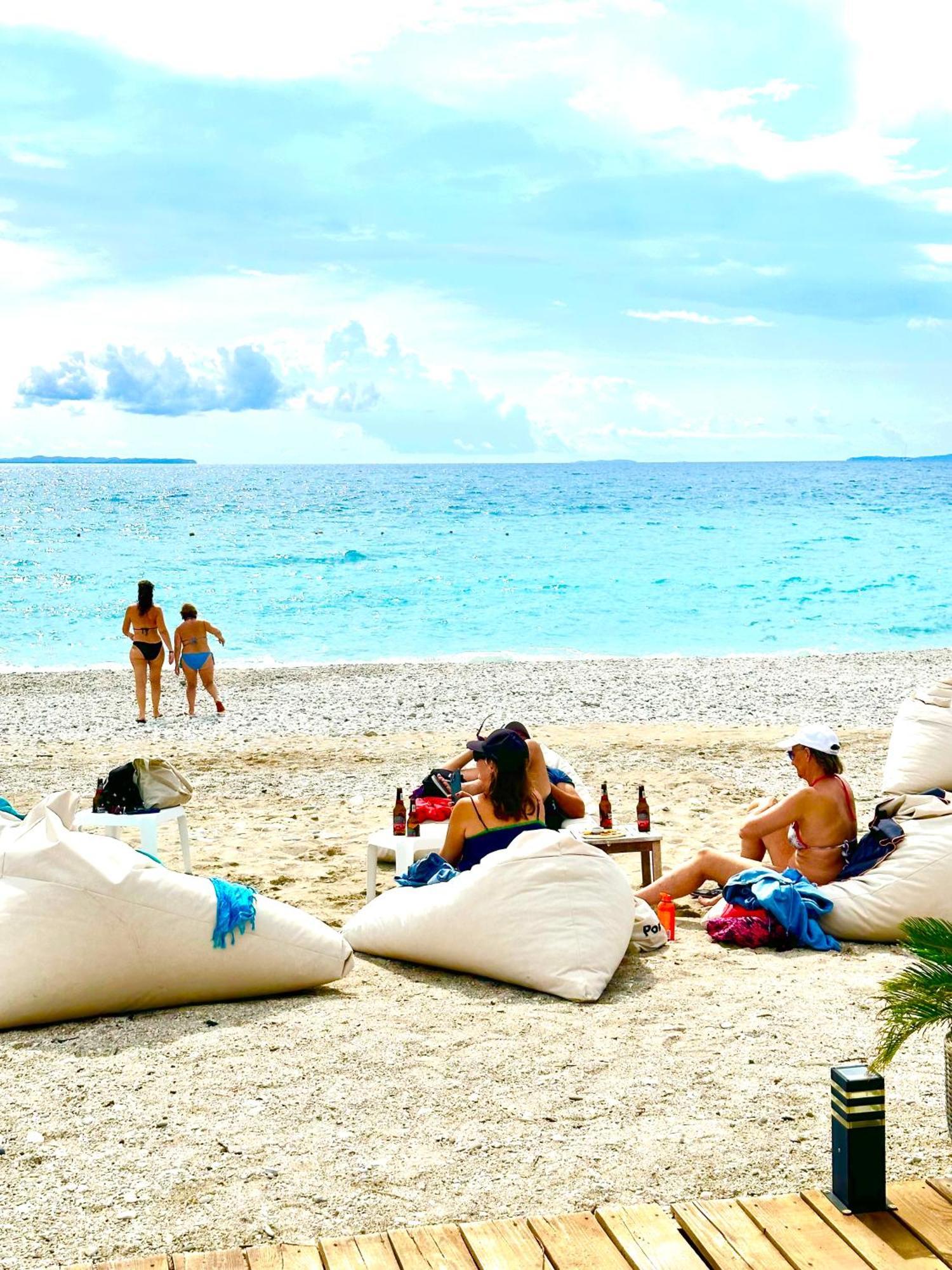 Luna Mare Seaside Suites Borsh Esterno foto