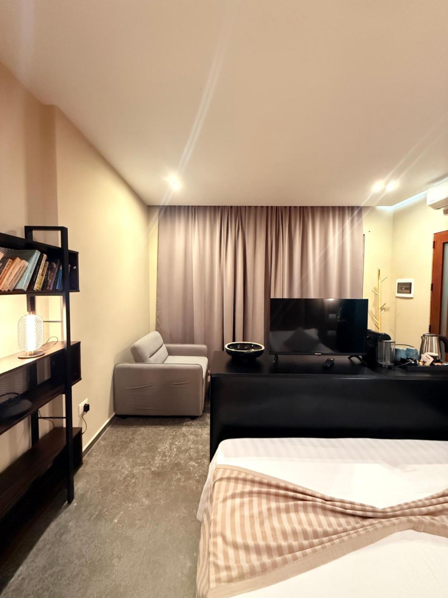 Luna Mare Seaside Suites Borsh Esterno foto