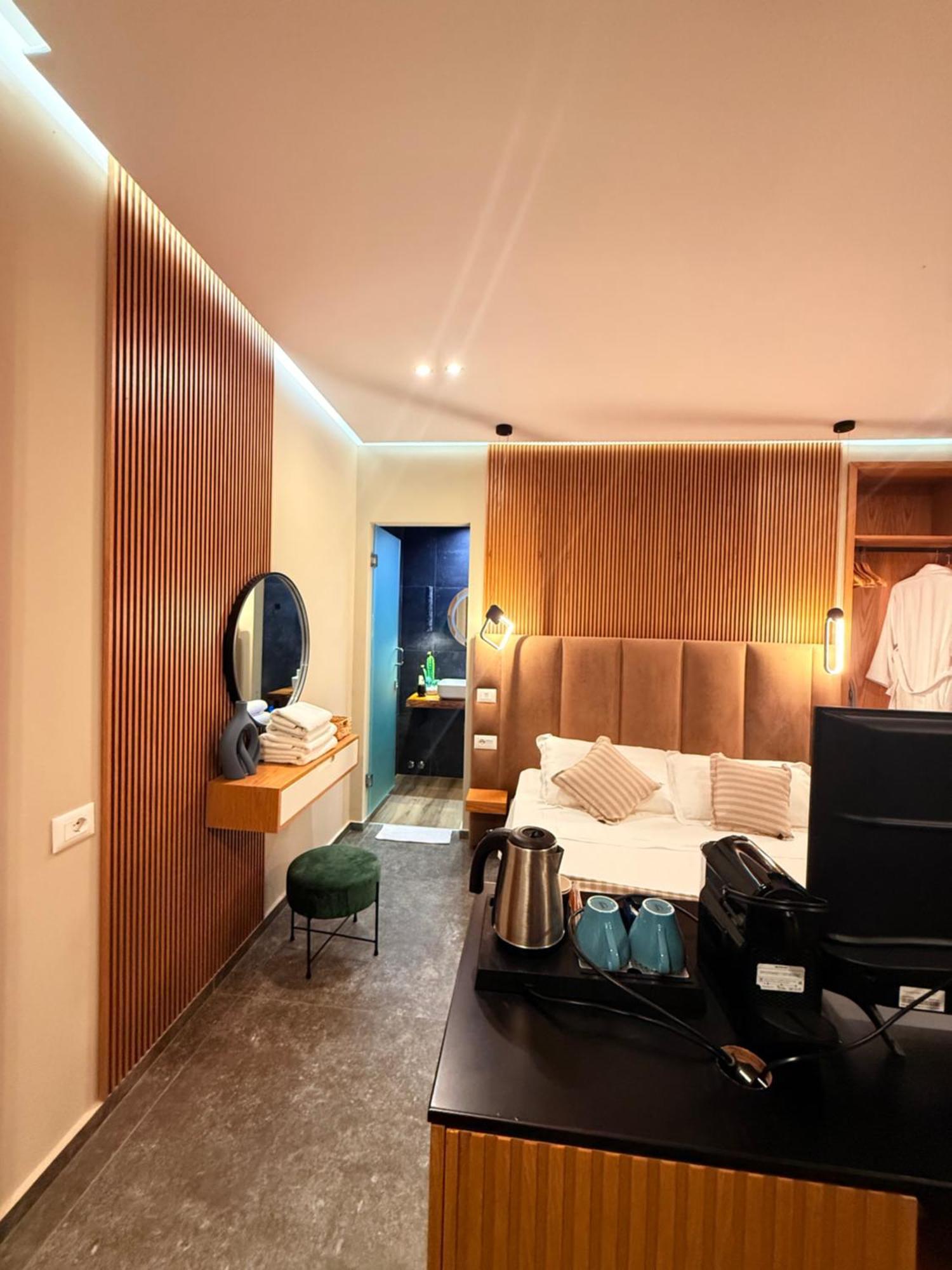 Luna Mare Seaside Suites Borsh Esterno foto