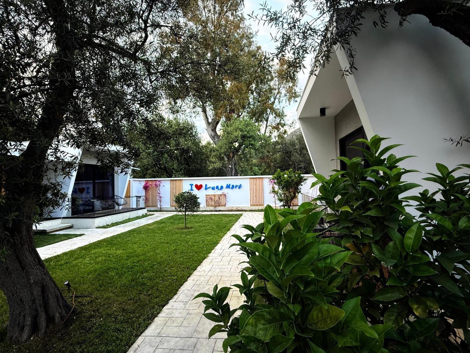 Luna Mare Seaside Suites Borsh Esterno foto